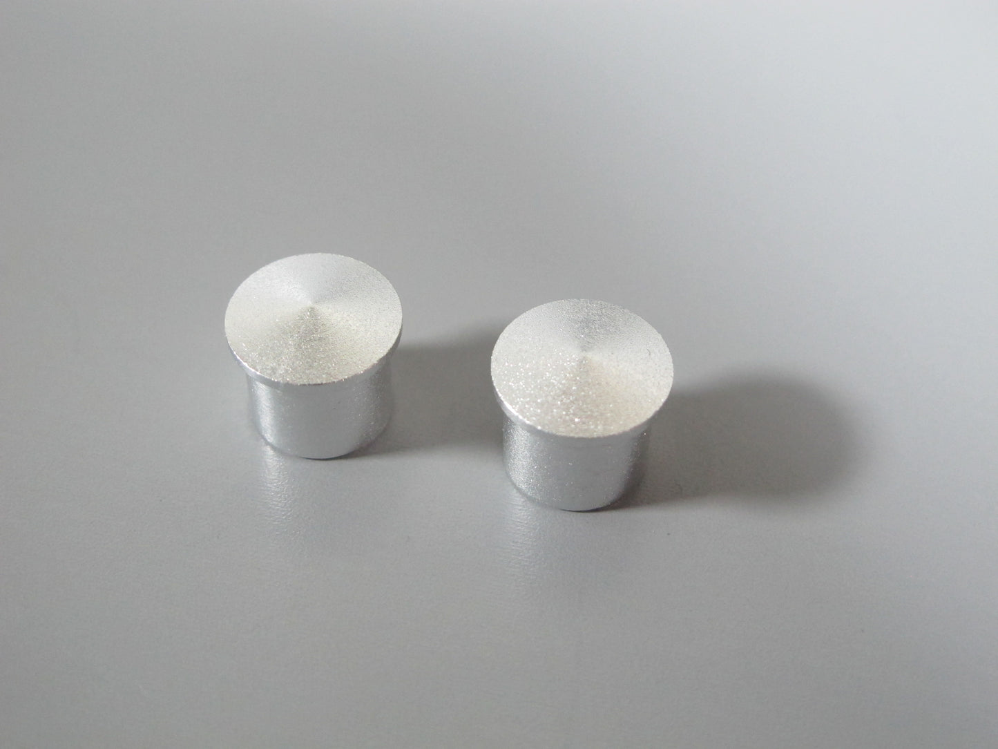 Pair Aluminum Front Hub Wheel Lock Nut for Tamiya 1/14 Globeliner King Hauler Grand Hauler Knight Hauler Scania Actros Volvo