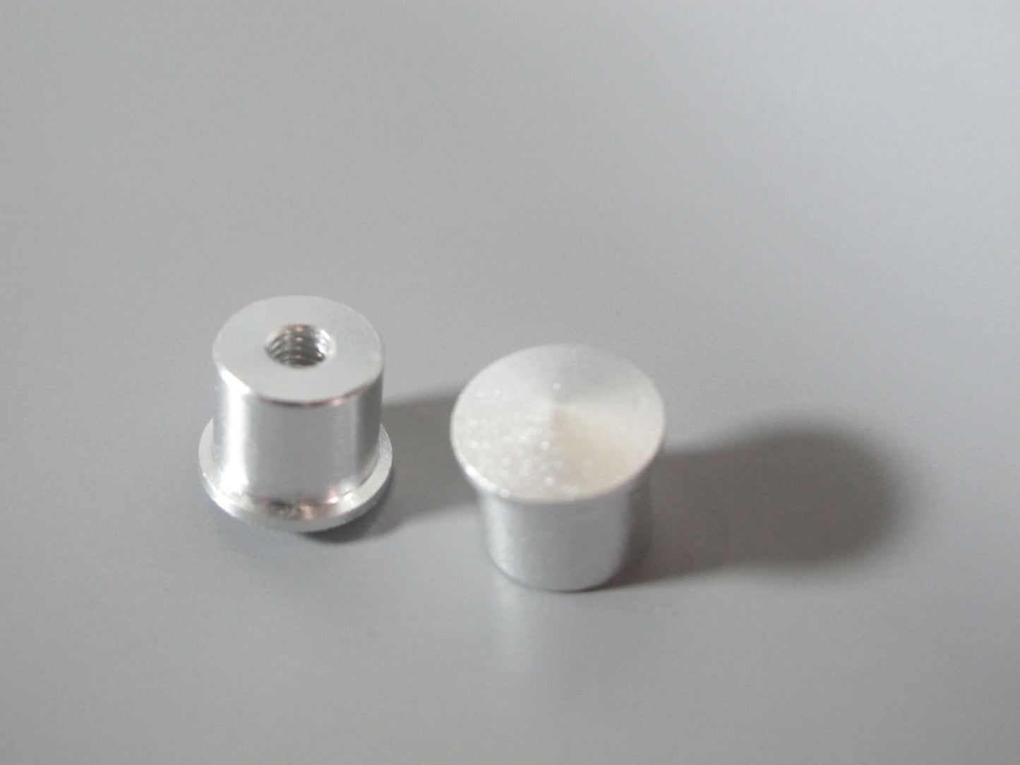 Pair Aluminum Front Hub Wheel Lock Nut for Tamiya 1/14 Globeliner King Hauler Grand Hauler Knight Hauler Scania Actros Volvo