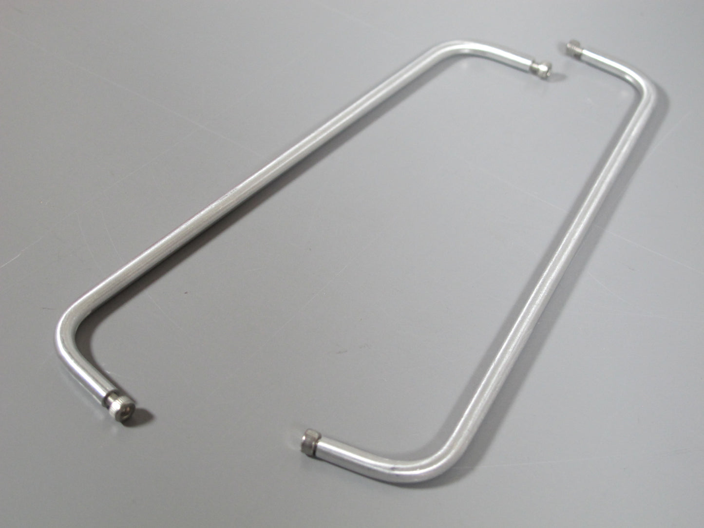 Pair Aluminum Side Bed Trunk Side Rail Bar for Tamiya 1/10 R/C Toy Toyota Hilux Pickup Truck