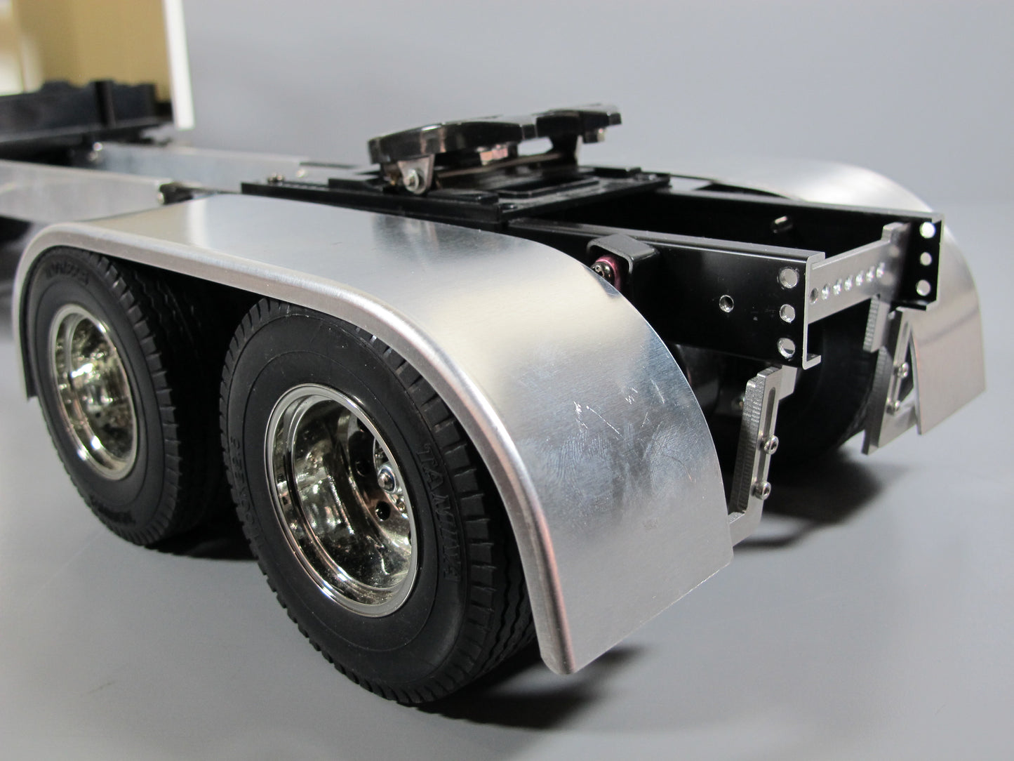 Aluminum Dual Wheel Fender Cover+ Chassis Frame Mount Set Tamiya 1/14 RC Grand King Knight Hauler Scania