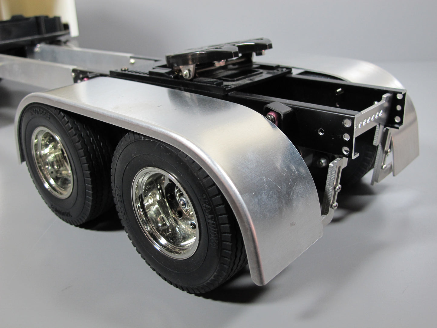 Aluminum Dual Wheel Fender Cover+ Chassis Frame Mount Set Tamiya 1/14 RC Grand King Knight Hauler Scania
