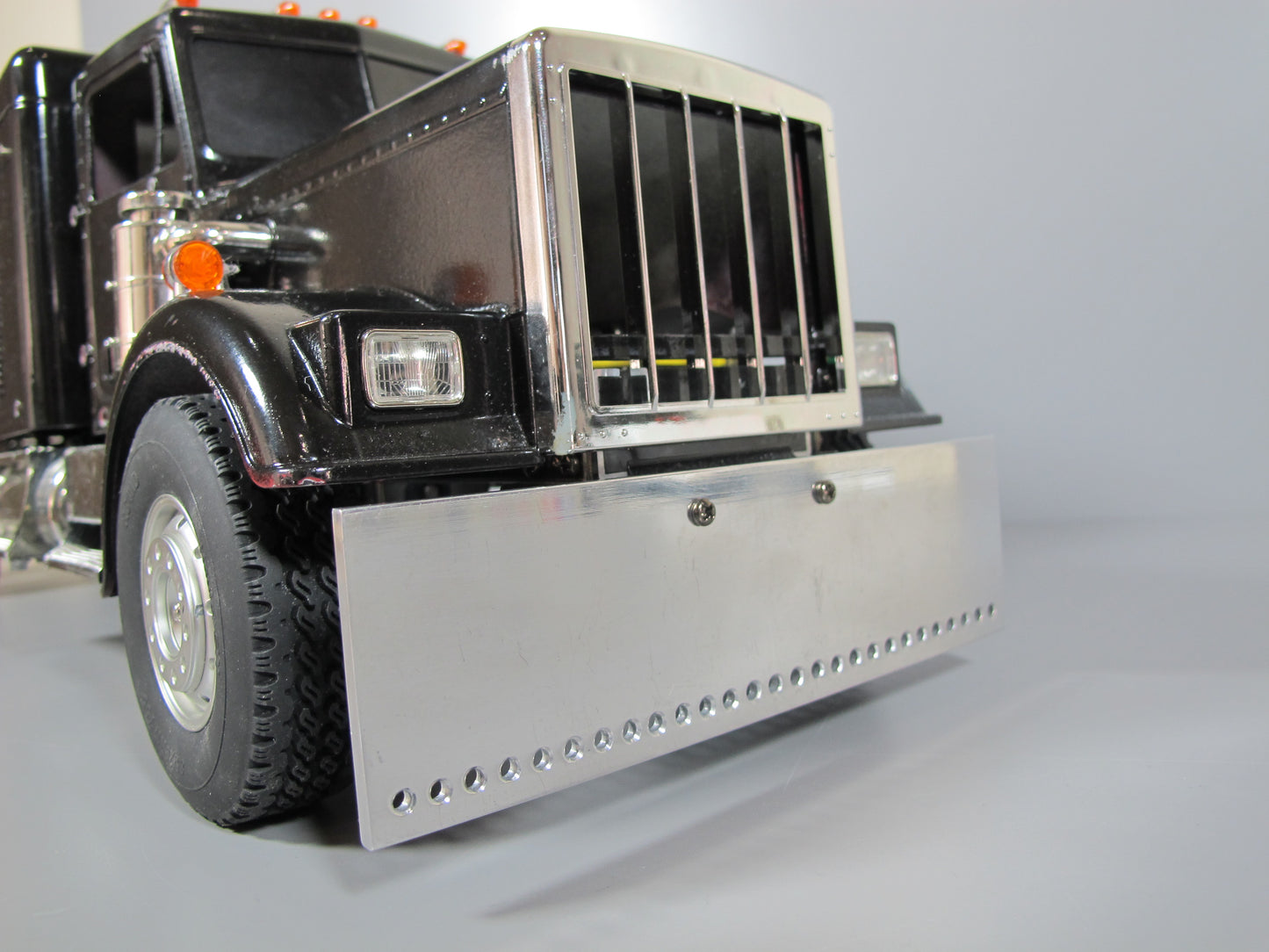 Aluminum Front Bumper Drill Style for Tamiya R/C 1/14 Semi GlobeLiner King Hauler Grand Hauler Knight Hauler