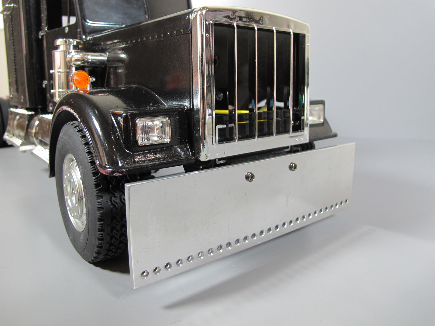 Aluminum Polish Front Bumper Guard Drill Dot Style for Tamiya R/C 1/14 Semi Knight Hauler Grand Hauler King Hauler Globeliner