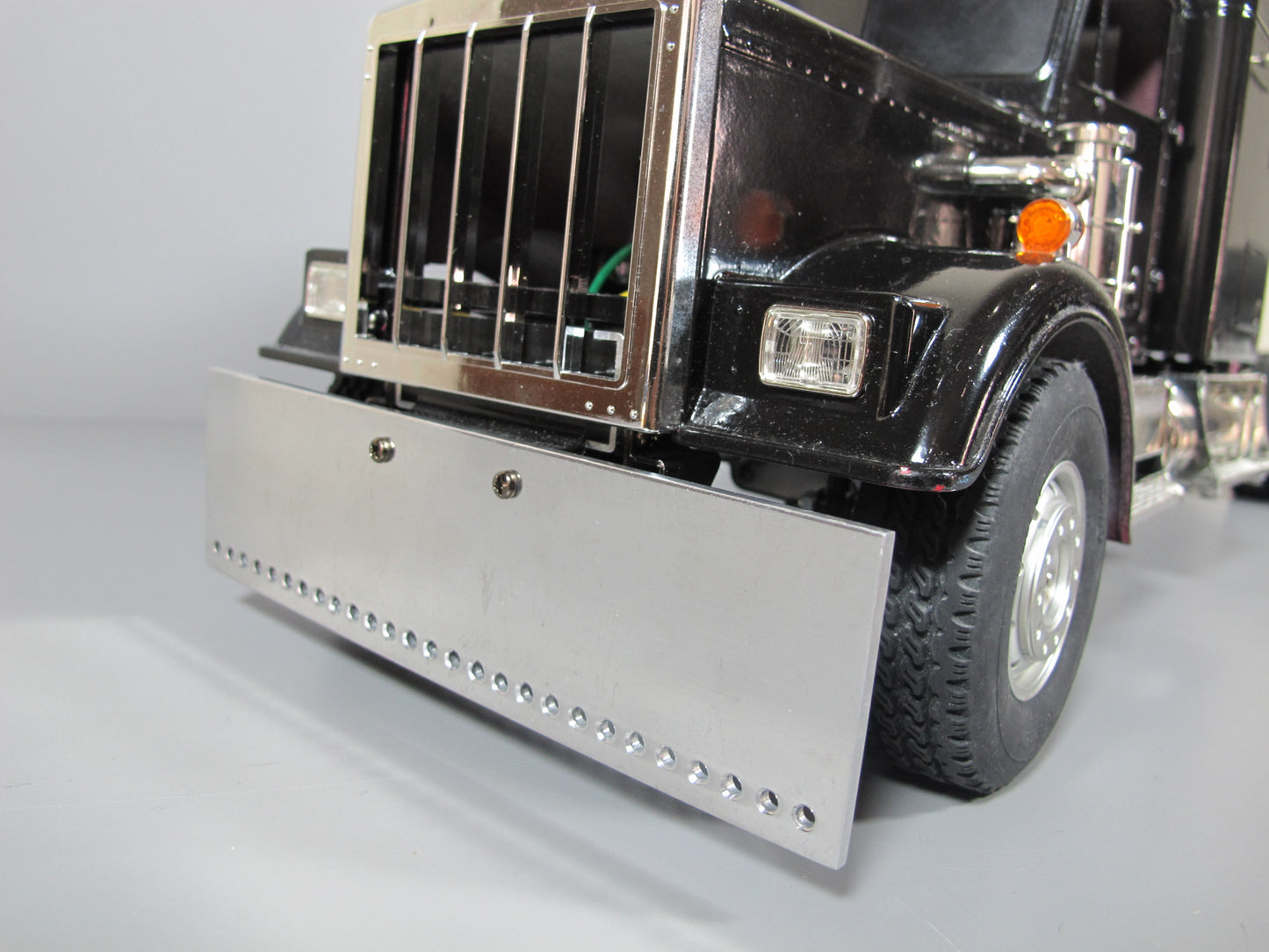 Aluminum Polish Front Bumper Guard Drill Dot Style for Tamiya R/C 1/14 Semi Knight Hauler Grand Hauler King Hauler Globeliner