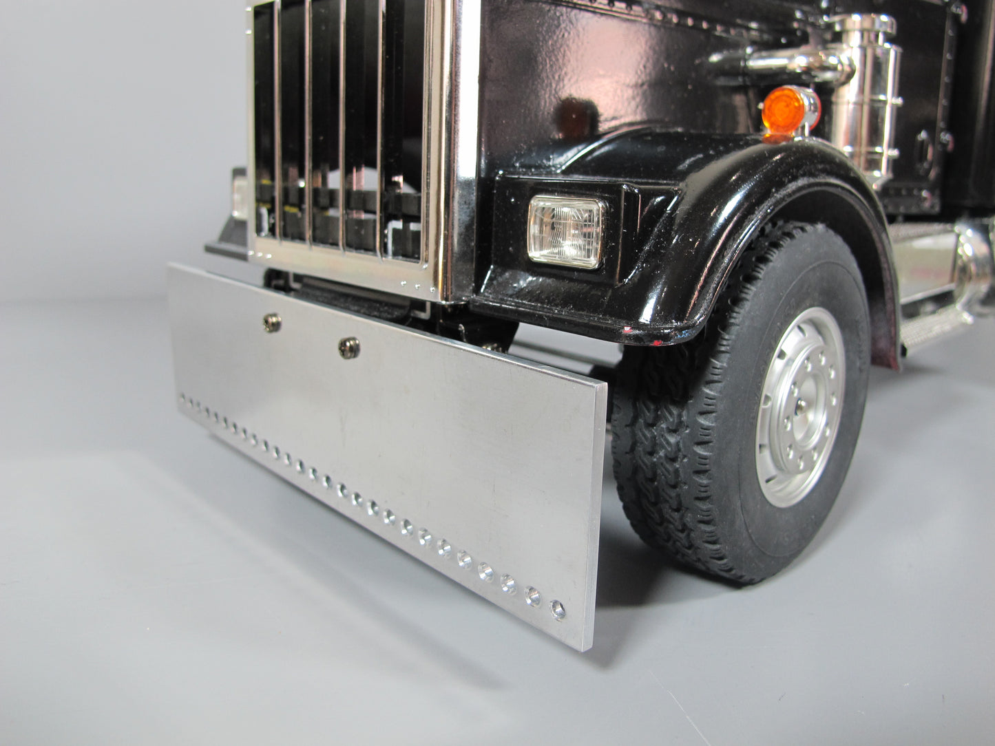 Aluminum Front Bumper Drill Style for Tamiya R/C 1/14 Semi GlobeLiner King Hauler Grand Hauler Knight Hauler