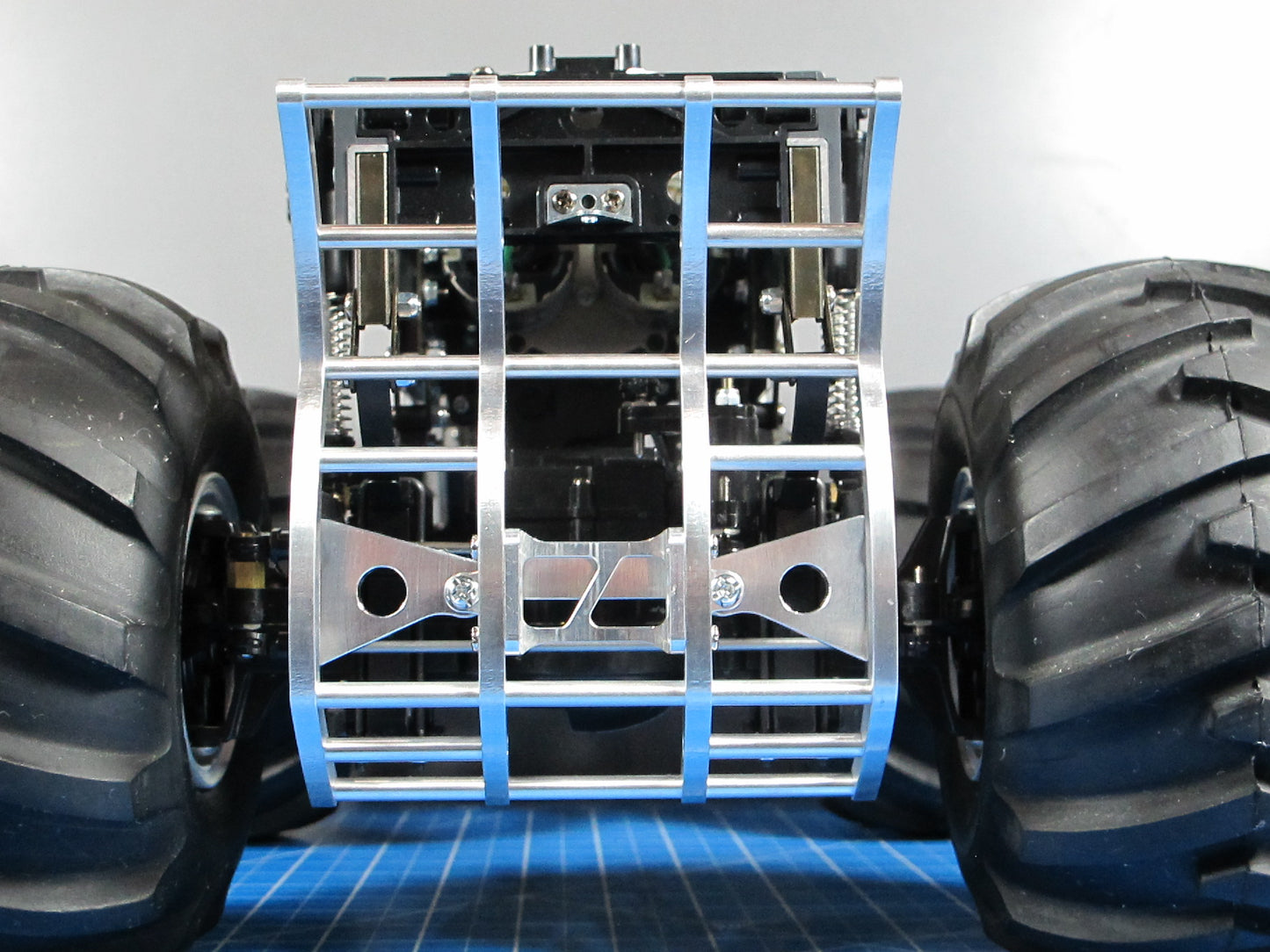 Tamiya 1/10 RC Ford F350 Juggernaut 1 2 Aluminum Front Axle Mount Grill Guard