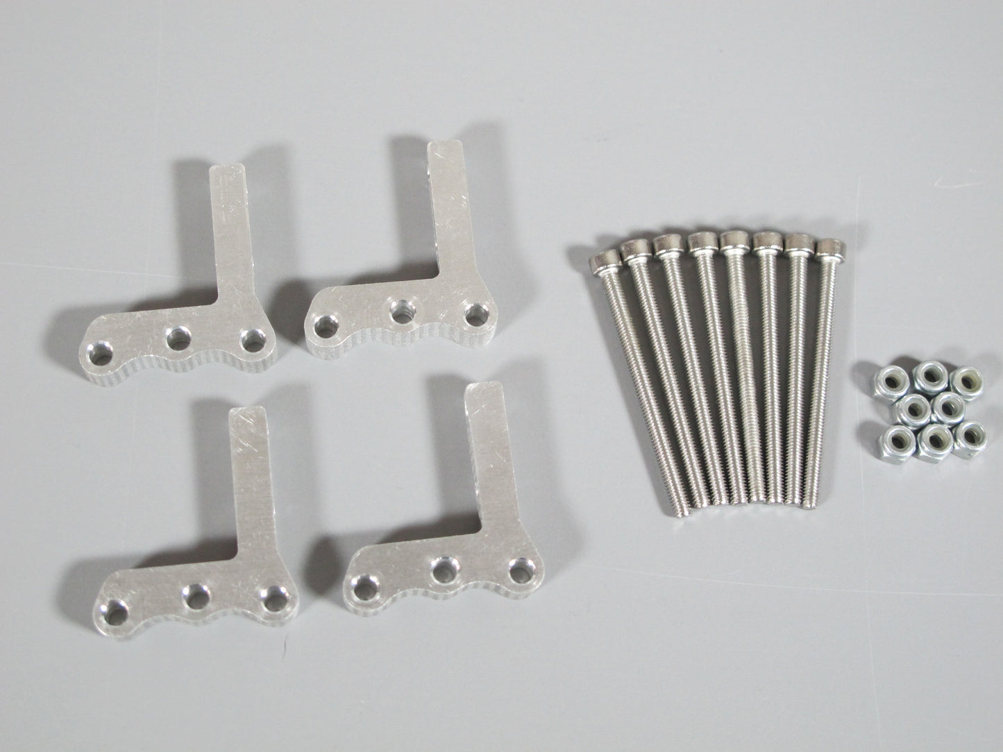 4x Reposition Axle Suspension Mount Bracket for Tamiya 1/10 R/C Toy Toyota Hilux Tundra Pickup Ford F350