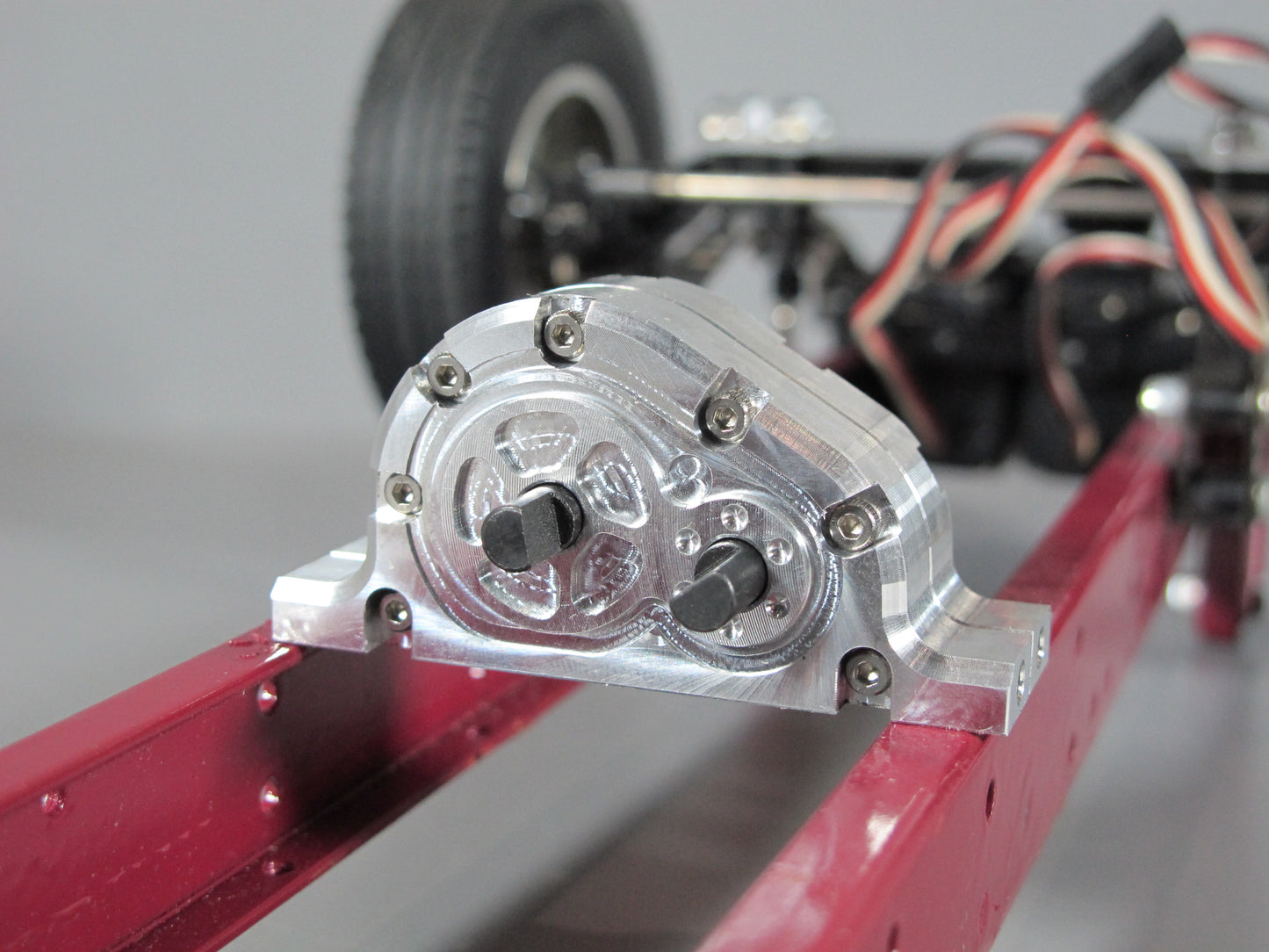 Aluminum Chassis Mount Transfer Case 2:1 Reduction Auxiliary Transmission Gear Box for Tamiya R/C 1/14 1/10 King Hauler Grand Hauler Knight Hauler Cascadia Aeromax Globeliner Scania Actros