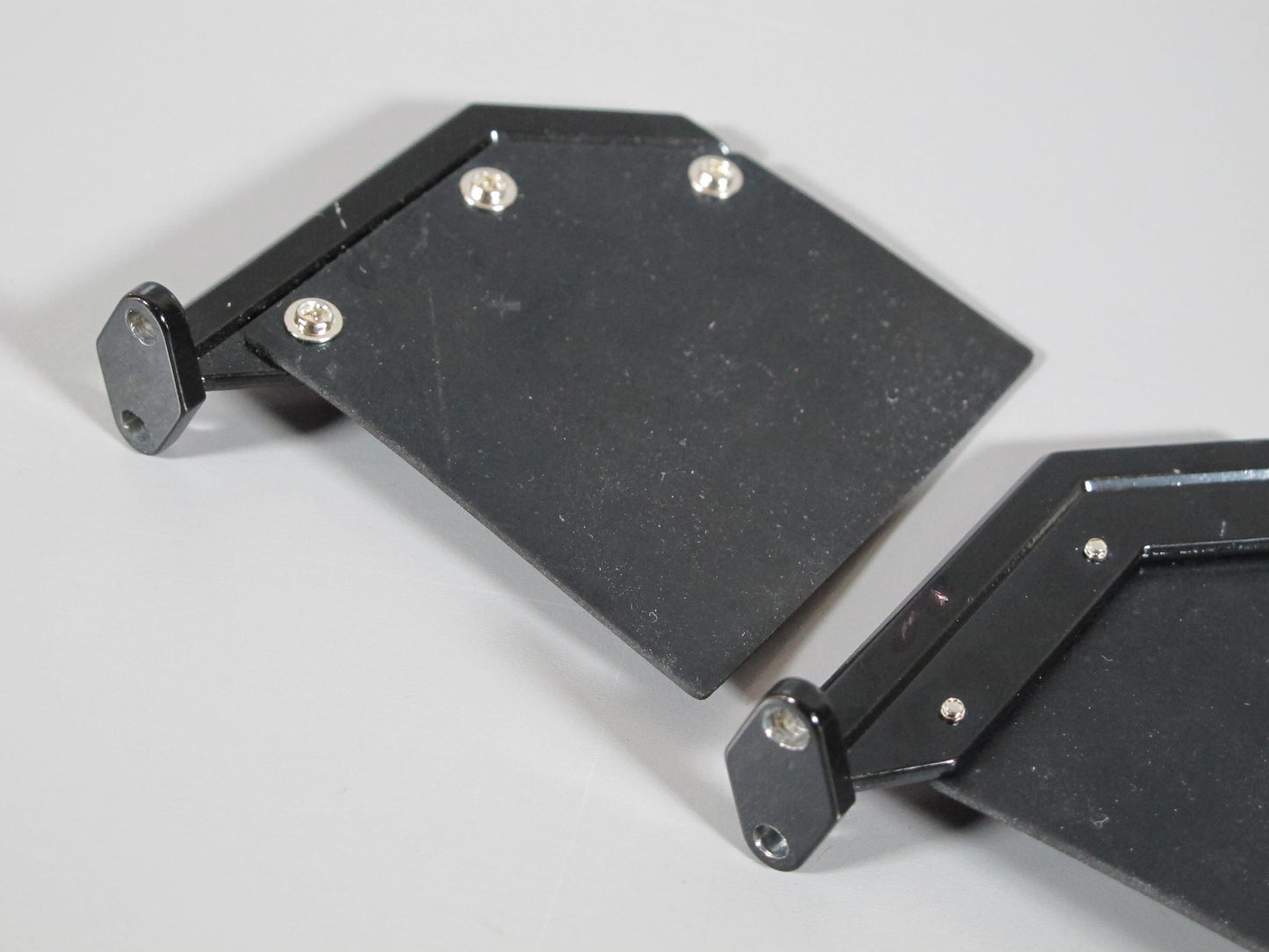 Pair Aluminum Angle Style Hanger with Black Mud Flap Guard for Toy Semi Tamiya R/C 1/14 Globeline King Knight Grand Hauler Cascadia Aeromax