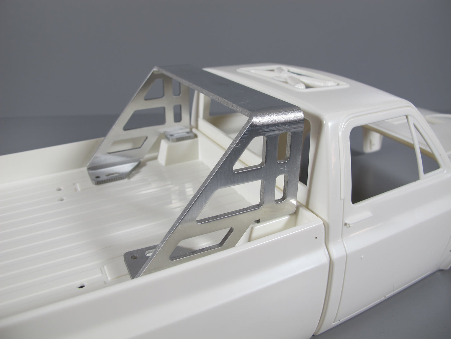 Aluminum One Piece Style Rear Bed Trunk Roll Bar for Tamiya 1/10 RC Super Clodbuster Truck