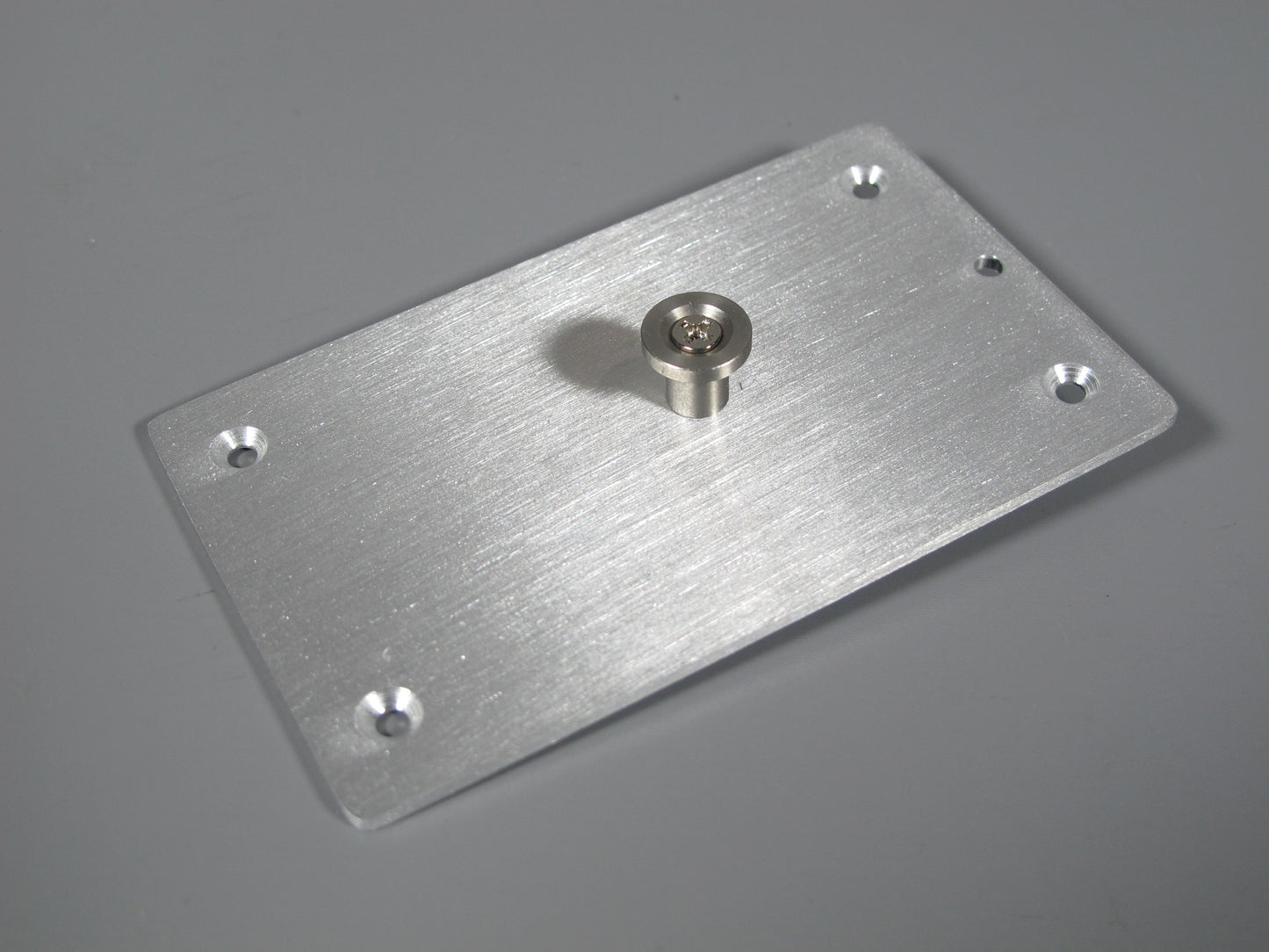Truck Trailer King Pin + Mounting Plate 5th Wheel Coupling for Tamiya 1/14 R/C Toy Semi Trailer King Hauler Grand Hauler Knight Hauler Cascadia Globeliner Aeromax