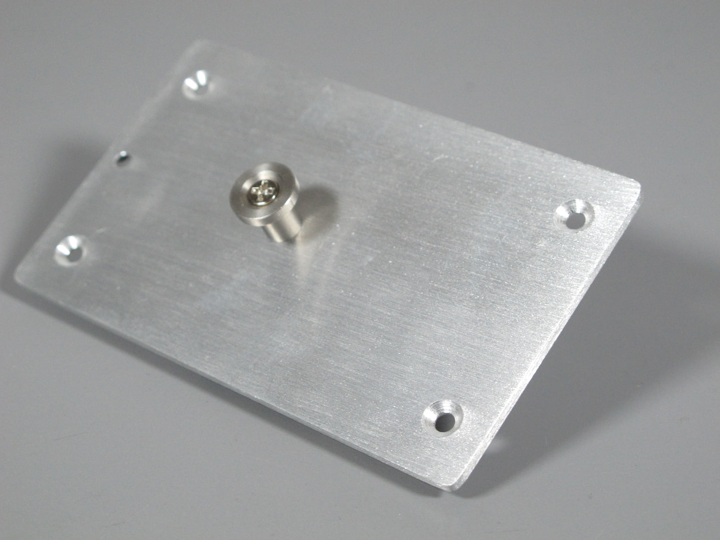 Truck Trailer King Pin + Mounting Plate 5th Wheel Coupling for Tamiya 1/14 R/C Toy Semi Trailer King Hauler Grand Hauler Knight Hauler Cascadia Globeliner Aeromax