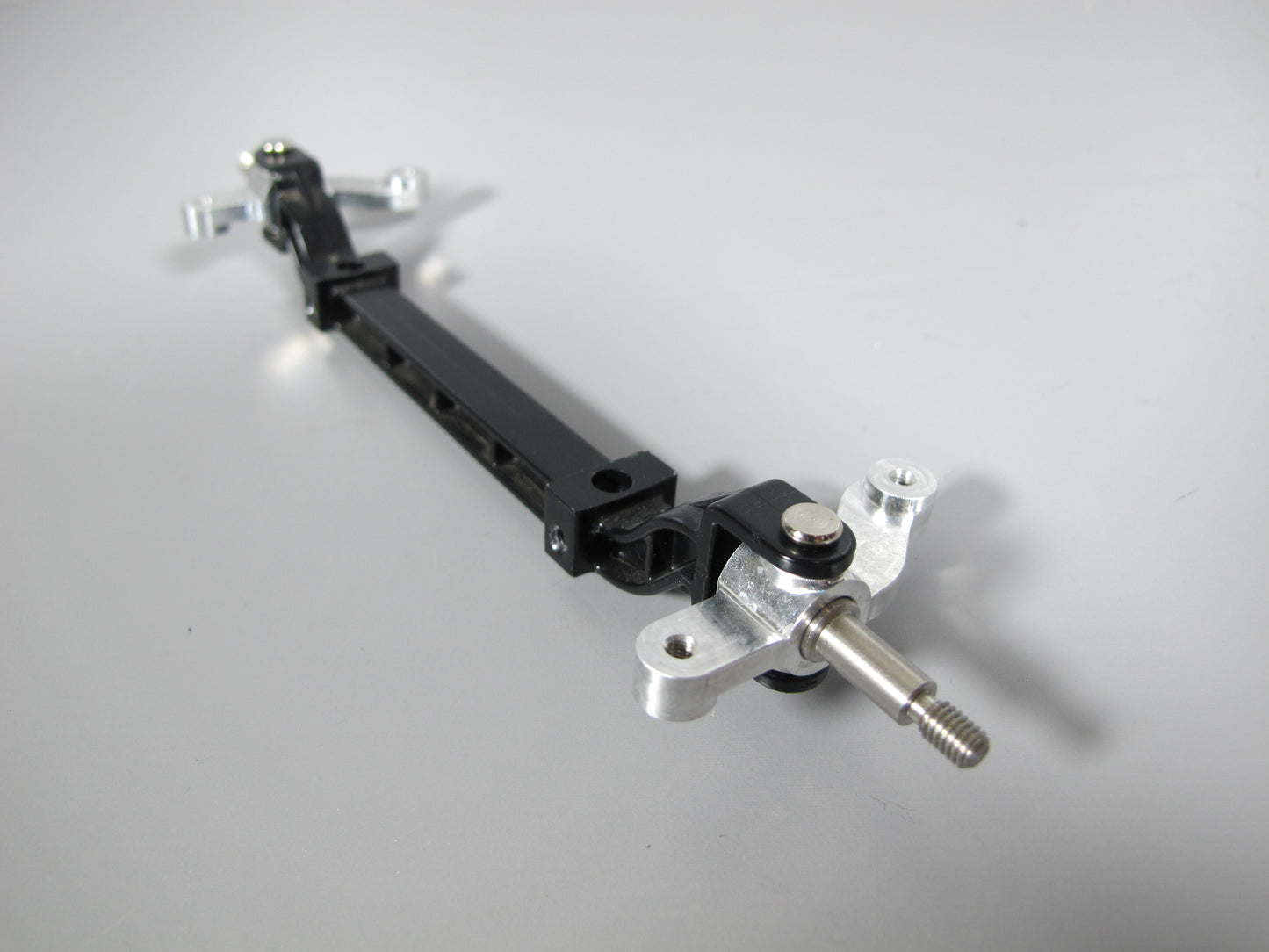 Pair Aluminum Steering Knuckle Arm Upright Spin Shaft for Tamiya 1/14 King Hauler Knight Hauler Grand hauler Globeliner Scania Cascadia