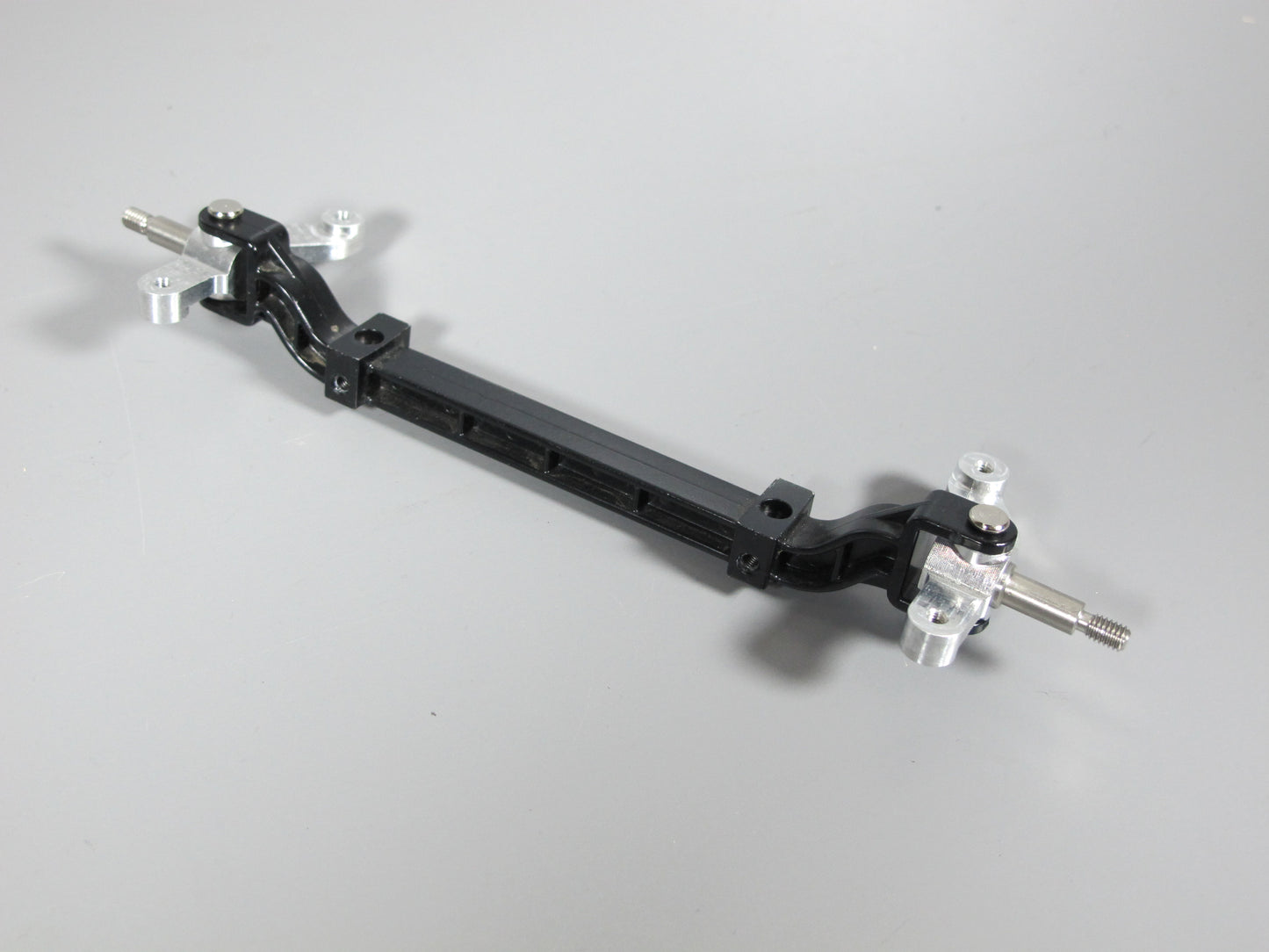 Pair Aluminum Steering Knuckle Arm Upright Spin Shaft for Tamiya 1/14 King Hauler Knight Hauler Grand hauler Globeliner Scania Cascadia