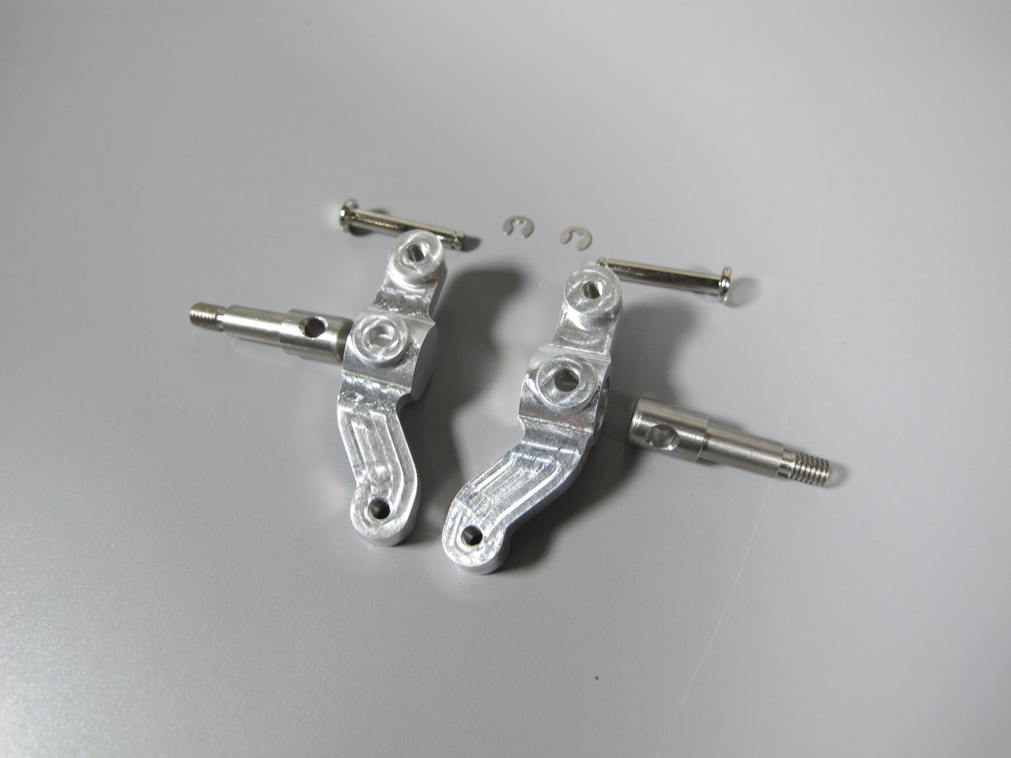 Aluminum 0.5cm Lower Front Axle Upright Bar + Steering Knuckle Arm for Tamiya 1/14 King Hauler Grand Hauler Knight Hauler Cascadia Globeliner Aeromax Scania Actros Man