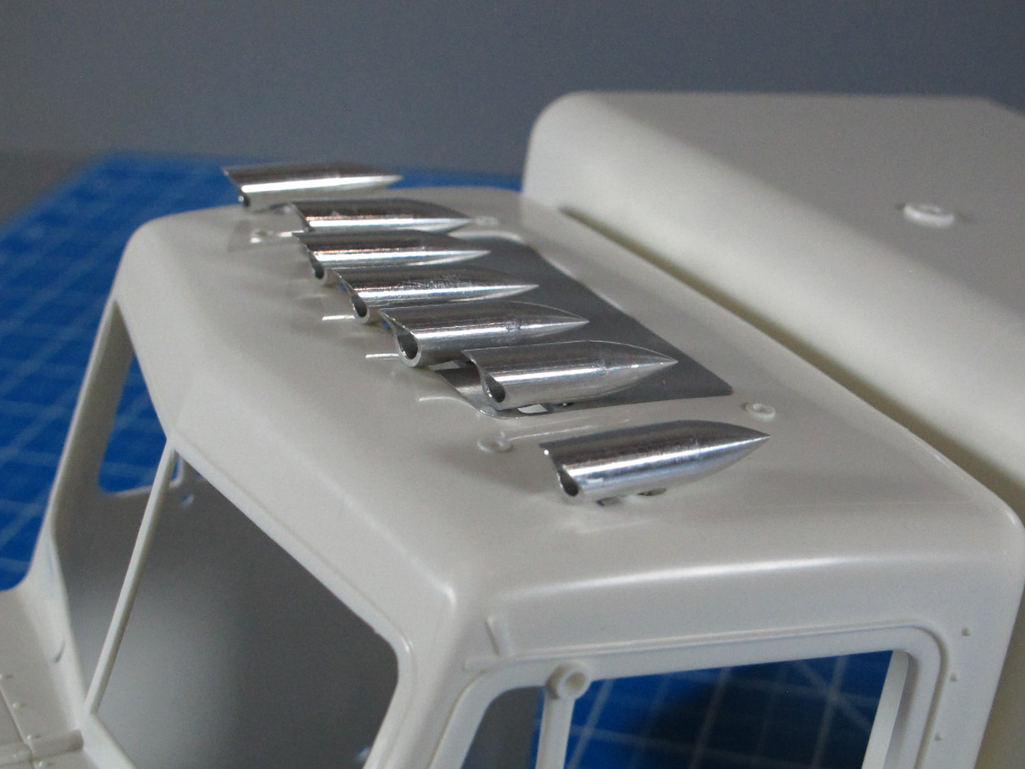 Aluminum 7x Roof Lamps Bezel + Sun Roof Cover Mounting Mount Plate for Tamiya R/C 1/14 King Hauler Grand Hauler