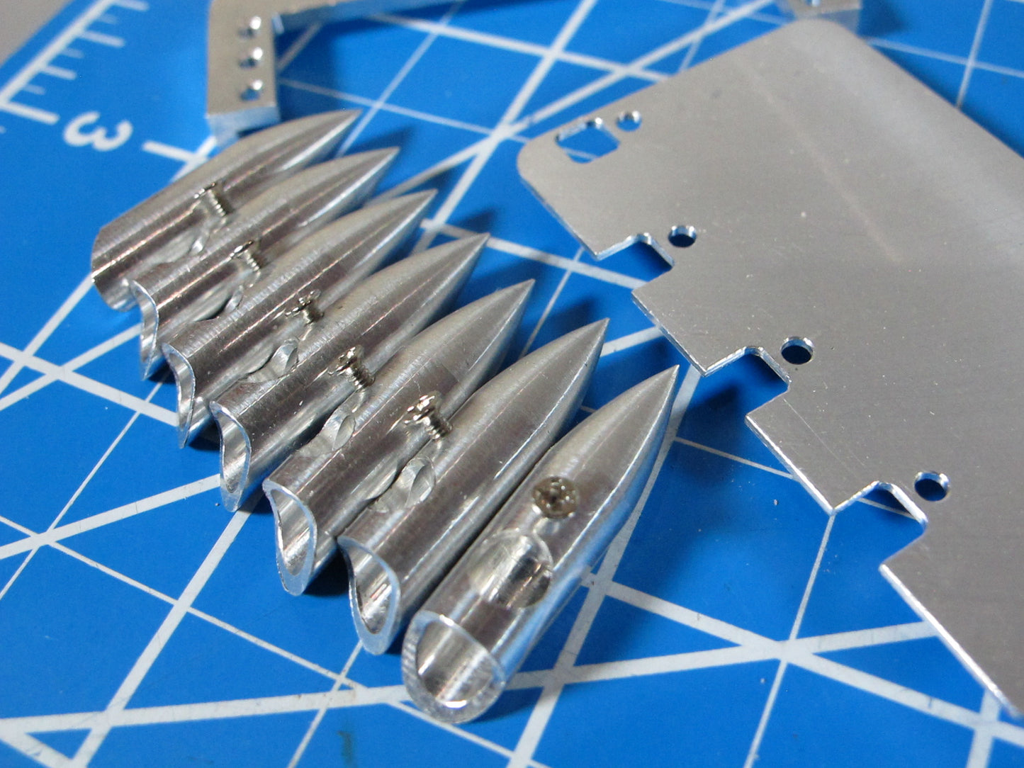Aluminum 7x Roof Lamps Bezel + Sun Roof Cover Mounting Mount Plate for Tamiya R/C 1/14 King Hauler Grand Hauler