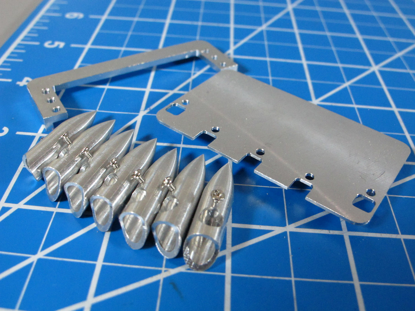 Aluminum Roof Cab 7 Lamps Bezels + Roof Mount Plate for Tamiya Toy R/C 1/14 King Hauler Grand Hauler Semi Truck