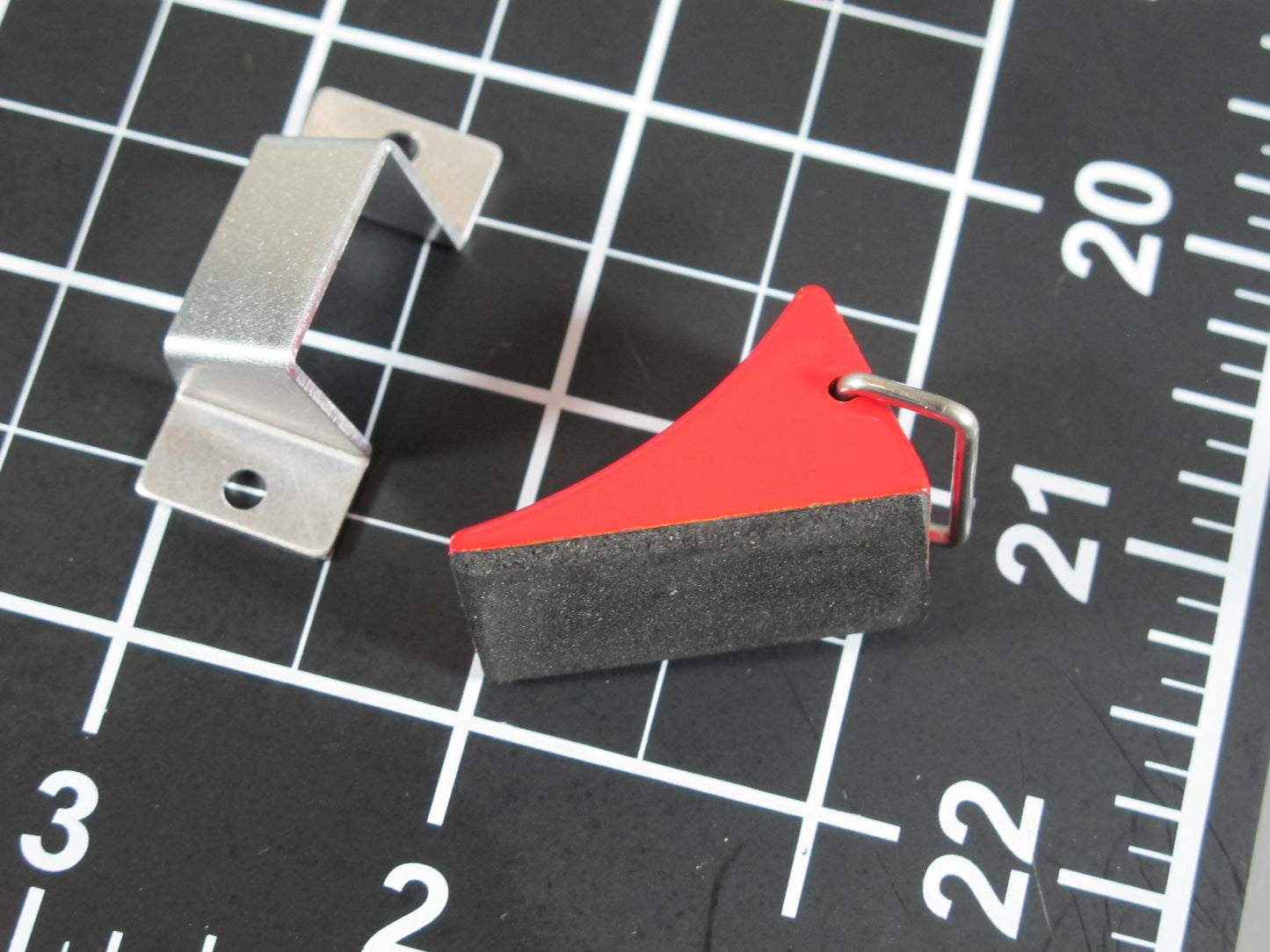 Toy Wheel Rim Tire Chock Stopper for Any Tamiya R/C 1/14 King Hauler Knight Hauler Grand Hauler Trailer Cascadia Aeromax Scania Actros Man