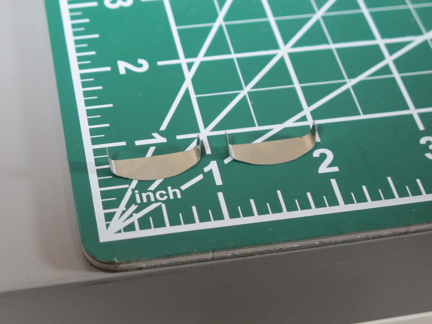 Pair Aluminum Upper Headlight Bezel Housing for Tamiya R/C TOY 1/14 King Hauler Globeliner