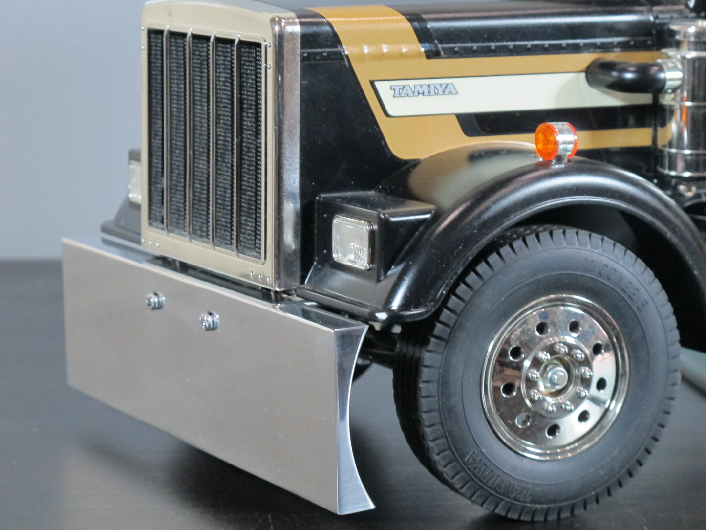 Aluminum Front Lower Bumper for Tamiya R/C 1/14 GlobeLiner King Hauler Grand Hauler Knight Hauler